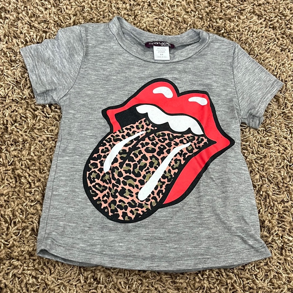 ❤️Sparkle Tee❤️